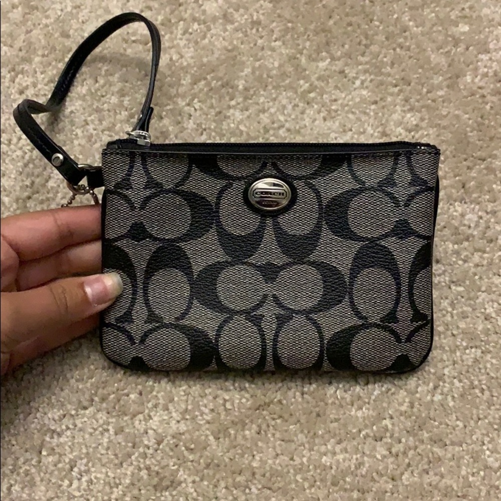 Black New without tags Coach wristlet